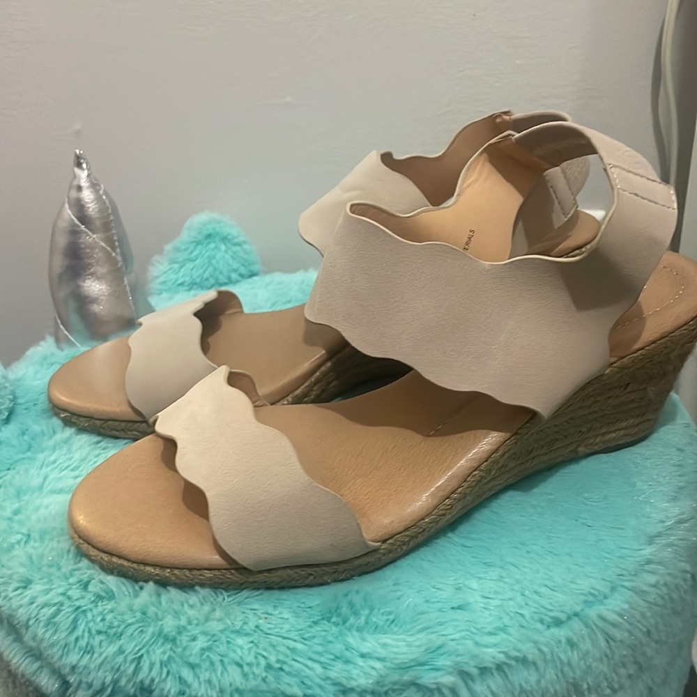 Wedge shoes